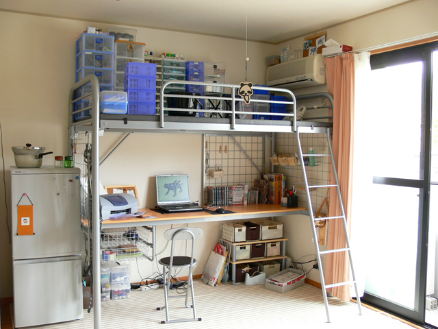 一人暮らしのロフトベッドレイアウト特集 ベッド下はデスク ソファー 収納を