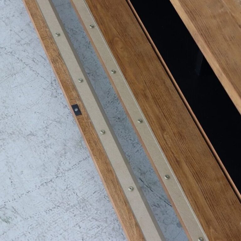 a733